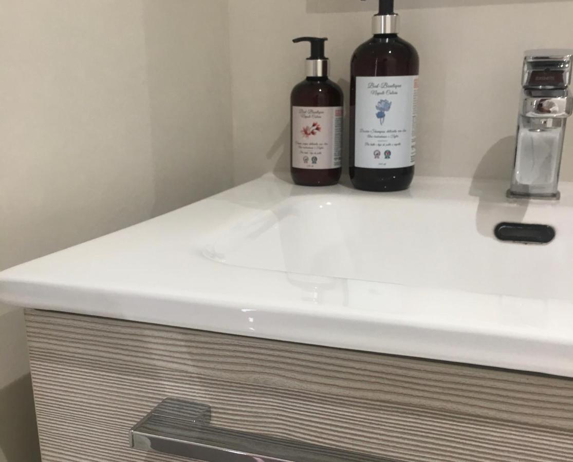 Отель Bed Boutique Napoli Colors Экстерьер фото