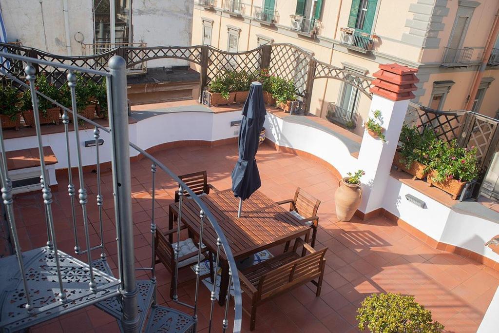 Отель Bed Boutique Napoli Colors Экстерьер фото