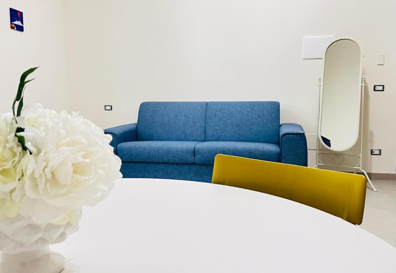 Отель Bed Boutique Napoli Colors Экстерьер фото