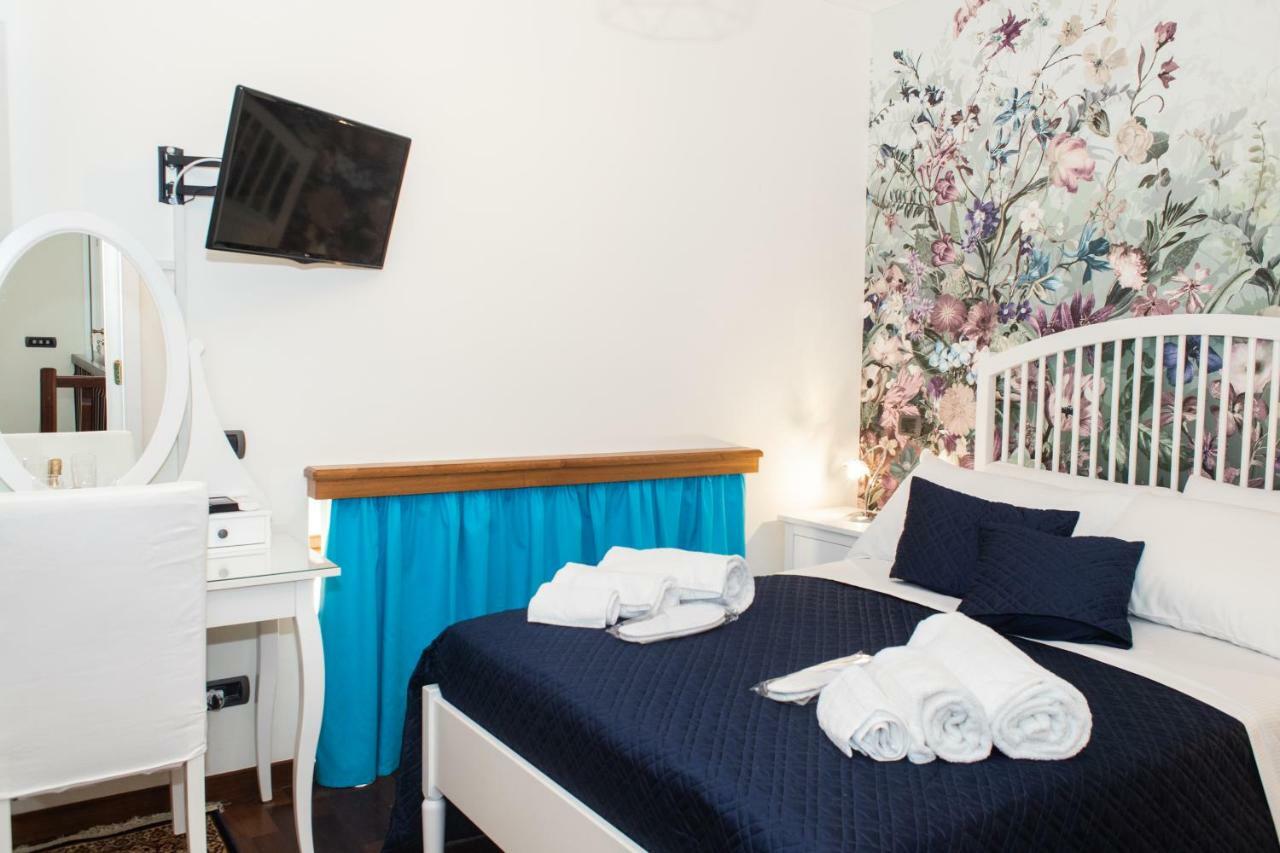 Отель Bed Boutique Napoli Colors Экстерьер фото