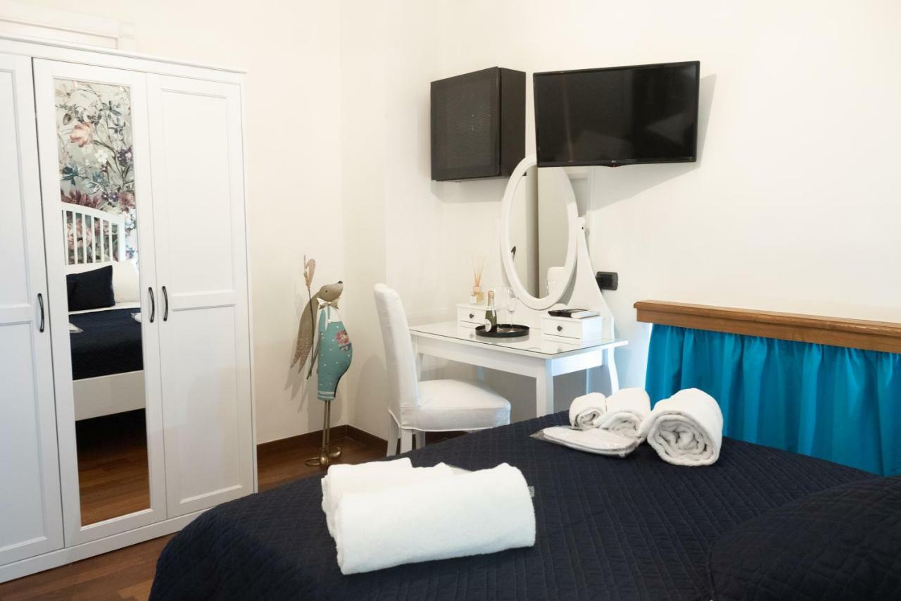 Отель Bed Boutique Napoli Colors Экстерьер фото