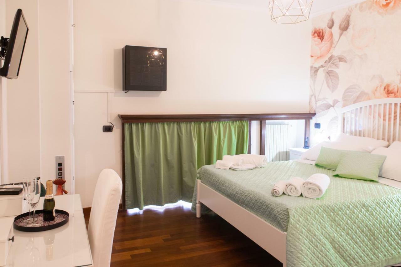 Отель Bed Boutique Napoli Colors Экстерьер фото